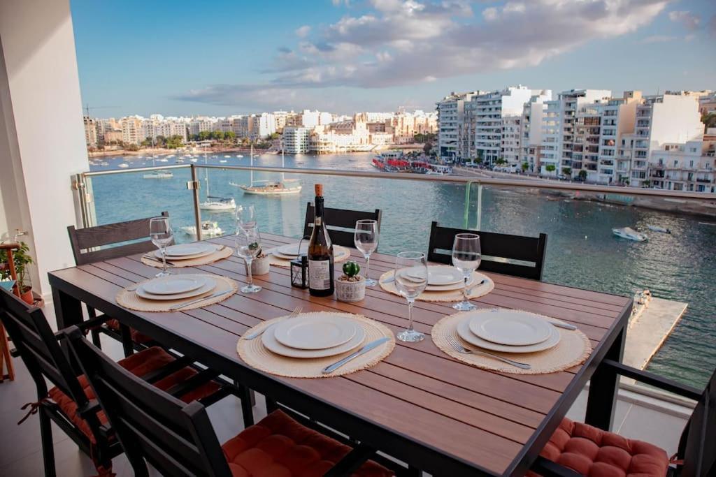 Seafront Two Bedroom Apartment San Ġiljan Exterior foto