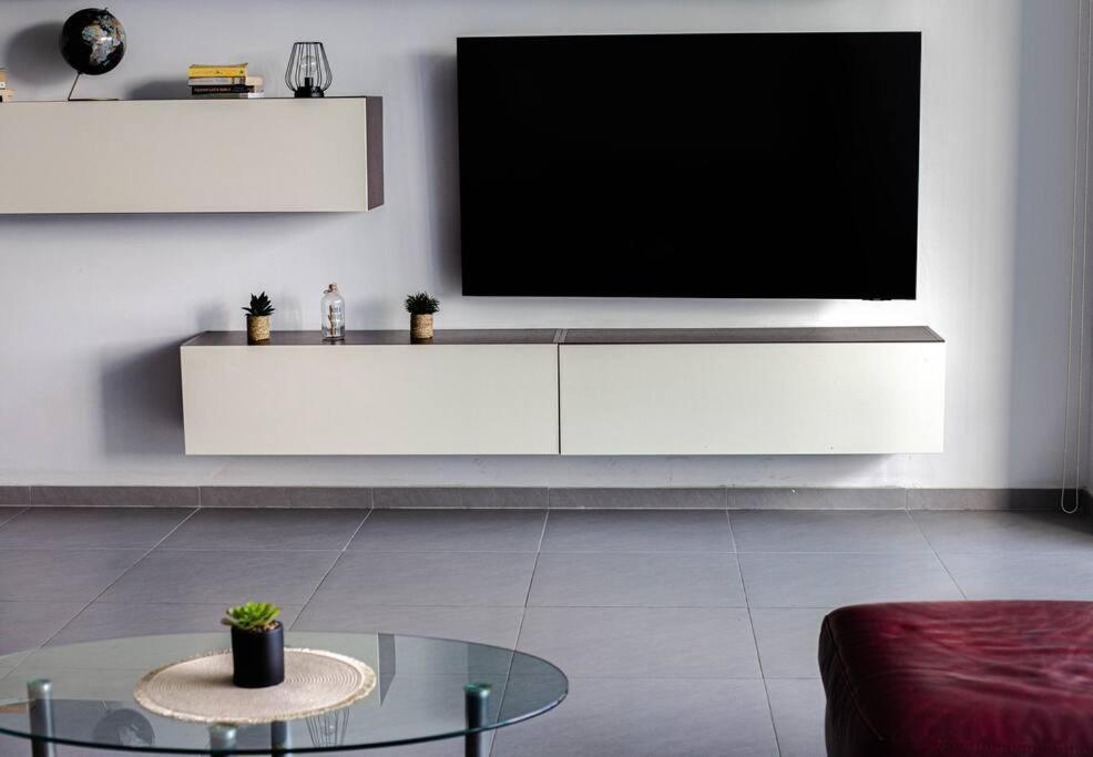Seafront Two Bedroom Apartment San Ġiljan Exterior foto